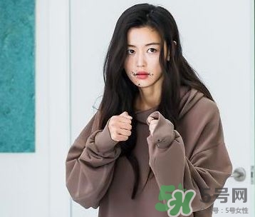 HERA魅惑豐彩唇膏147號(hào) 赫拉魅惑豐彩唇膏147試色 HERA魅惑豐彩唇膏147號(hào) 赫拉魅惑豐彩唇膏147試色