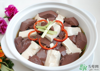 豬血和豆腐能一起吃嗎？豬血可以和豆腐一起吃嗎？
