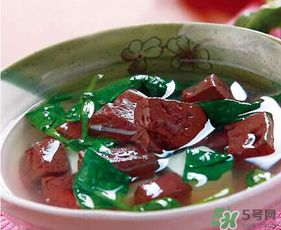 豬血和菠菜能一起吃嗎？豬血菠菜湯怎么做好吃？