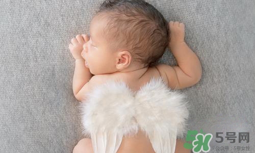 新生兒大便帶血是怎么回事？新生兒大便帶血怎么辦？