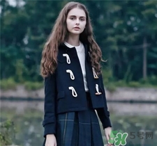 呢大衣可以洗衣機(jī)洗嗎?呢大衣用水洗會(huì)怎樣? 呢大衣可以洗衣機(jī)洗嗎?呢大衣用水洗會(huì)怎樣?