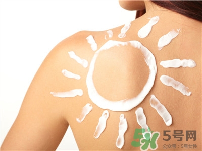 冬天需要用防曬霜嗎?冬天會(huì)曬黑嗎? 冬天需要用防曬霜嗎?冬天會(huì)曬黑嗎?