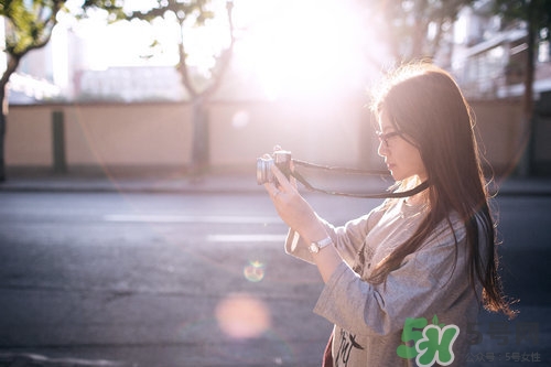 冬天需要用防曬霜嗎?冬天會(huì)曬黑嗎? 冬天需要用防曬霜嗎?冬天會(huì)曬黑嗎?