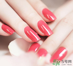 冬天涂什么顏色的指甲油好看？冬天適合什么顏色的指甲油？