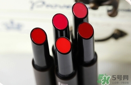 唇膏和口紅的區(qū)別 唇膏和口紅涂抹順序 唇膏和口紅的區(qū)別 唇膏和口紅涂抹順序