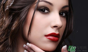 冬天涂什么顏色的口紅？冬天適合什么顏色口紅？