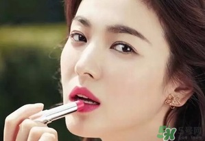 冬天涂什么顏色的口紅？冬天適合什么顏色口紅？