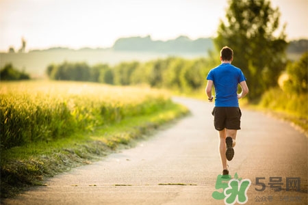 冬天跑步不出汗會影響健康嗎？冬天跑步不出汗怎么辦？