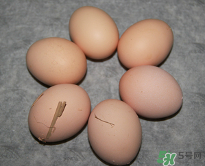 雞蛋黃散了還能吃嗎？雞蛋黃散了是不是壞了？