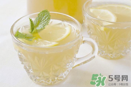 檸檬水可以用熱水泡嗎？檸檬水用涼水泡還是熱水泡？