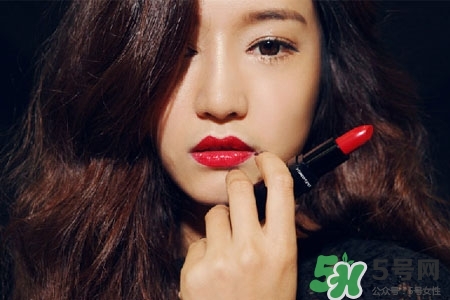 冬天適合什么顏色的口紅？冬天涂什么顏色口紅好看？