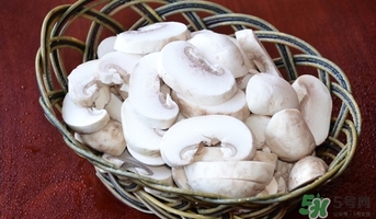 口蘑的營養(yǎng)價(jià)值 口蘑的功效與作用