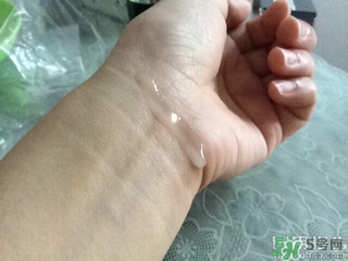 蘭蔻小黑瓶適合什么年齡段的人用? 蘭蔻小黑瓶適合什么年齡段的人用?