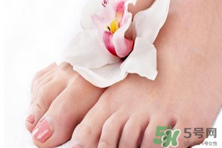 暖寶寶能貼腳底嗎？暖寶寶可以貼腳底嗎？