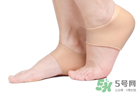 暖寶寶能貼腳底嗎？暖寶寶可以貼腳底嗎？