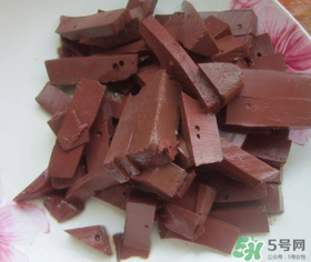 坐月子可以吃羊血嗎？坐月子能吃羊血嗎？