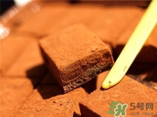 生巧克力是什么?生巧克力和熟巧克力區(qū)別 生巧克力是什么?生巧克力和熟巧克力區(qū)別