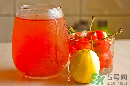 胡蘿卜汁可以加蜂蜜嗎?胡蘿卜汁加蜂蜜的功效 胡蘿卜汁可以加蜂蜜嗎?胡蘿卜汁加蜂蜜的功效