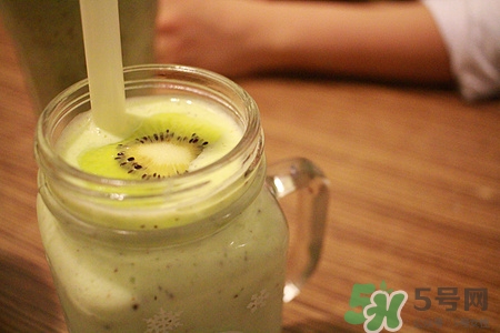 胡蘿卜汁可以加蜂蜜嗎?胡蘿卜汁加蜂蜜的功效 胡蘿卜汁可以加蜂蜜嗎?胡蘿卜汁加蜂蜜的功效