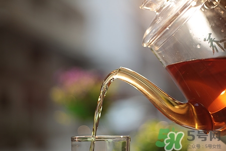 話梅和紅茶能一起吃嗎?一起吃好嗎 話梅和紅茶能一起吃嗎?一起吃好嗎