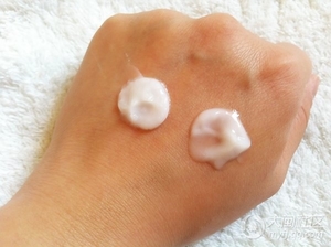 賀本清小甘菊護(hù)手霜真假辨別 賀本清小甘菊護(hù)手霜真假辨別