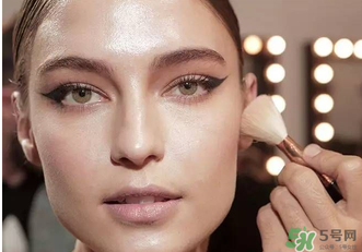 紀梵希蜜粉怎么用？紀梵蜜散粉的使用方法