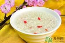 產(chǎn)婦喝米酒后還能喂奶嗎？哺乳期喝米酒會影響喂奶嗎？