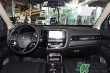 冬天早上車玻璃上的冰霜怎么弄？冬天早上車玻璃上的霧怎么弄？