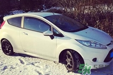 冬天早上車玻璃上的冰霜怎么弄？冬天早上車玻璃上的霧怎么弄？