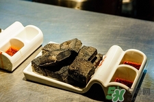 毛豆腐和臭豆腐哪個(gè)好?毛豆腐和臭豆腐有什么區(qū)別 毛豆腐和臭豆腐哪個(gè)好?毛豆腐和臭豆腐有什么區(qū)別