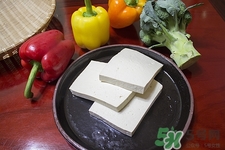 毛豆腐和臭豆腐哪個(gè)好?毛豆腐和臭豆腐有什么區(qū)別 毛豆腐和臭豆腐哪個(gè)好?毛豆腐和臭豆腐有什么區(qū)別