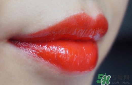 涂唇釉之前涂什么?涂唇釉需要打底嗎? 涂唇釉之前涂什么?涂唇釉需要打底嗎?