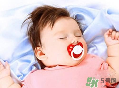 安撫奶嘴乳膠好還是硅膠好？怎么挑選安撫奶嘴？