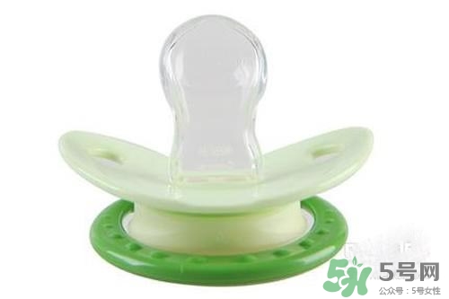 安撫奶嘴乳膠好還是硅膠好？怎么挑選安撫奶嘴？