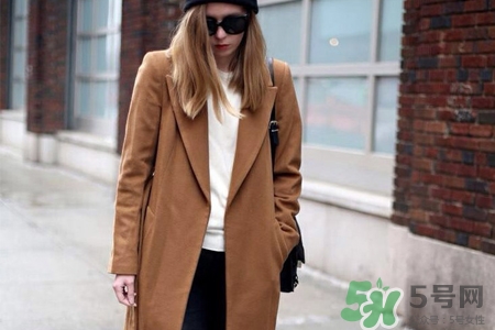 呢子大衣里面搭配什么？呢子大衣里面穿什么好看？