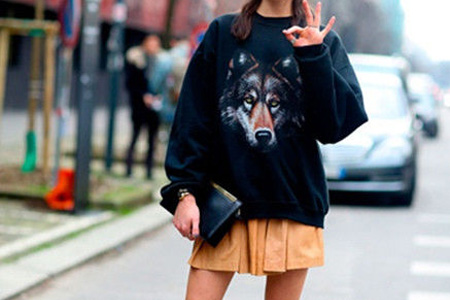 冬天衛(wèi)衣里面穿什么？套頭衛(wèi)衣里面還穿衣服么？