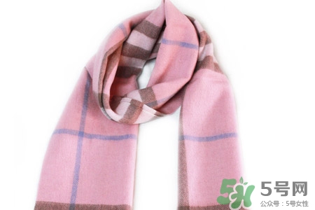 羊絨圍巾可以水洗嗎？羊絨圍巾在家能水洗嗎？