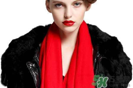 羊絨圍巾掉毛正常嗎？羊絨圍巾掉毛是什么原因？