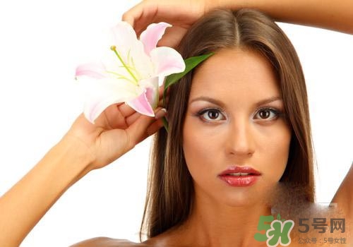 綿羊油可以搽臉嗎？綿羊油可不可以搽臉？