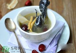 經(jīng)期可以喝烏雞湯嗎？經(jīng)期喝烏雞湯有什么好處？