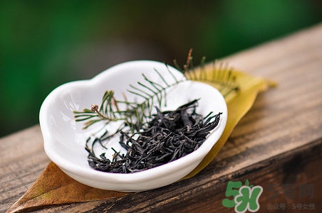 喝苦丁茶會失眠嗎?失眠喝什么茶好 喝苦丁茶會失眠嗎?失眠喝什么茶好