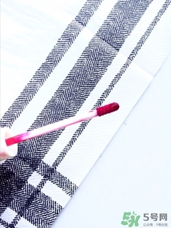 得鮮染唇液怎么用？得鮮染唇液使用方法