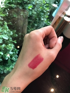 cl黑管口紅和金管有什么區(qū)別？cl黑管和cl金管哪個好？