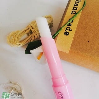 mistine草莓唇膏多少錢？mistine美氏婷草莓變色唇膏價格