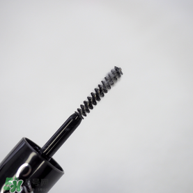 mistine4d睫毛膏紅管黑管區(qū)別 mistine睫毛膏黑管和紅管哪個(gè)好？