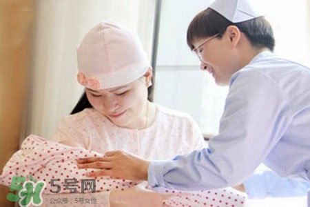 喂母乳乳房會下垂嗎？喂母乳會導(dǎo)致胸部下垂嗎？