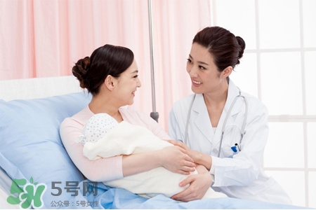 喂母乳為什么會胸部下垂？正確哺乳不會導(dǎo)致胸部下垂