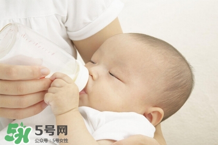 產(chǎn)后胸部下垂什么原因？產(chǎn)后胸部下垂怎么辦？