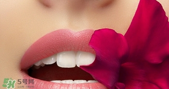 美寶蓮好氣色輕唇膏哪個(gè)顏色好看？美寶蓮好氣色輕唇膏試色