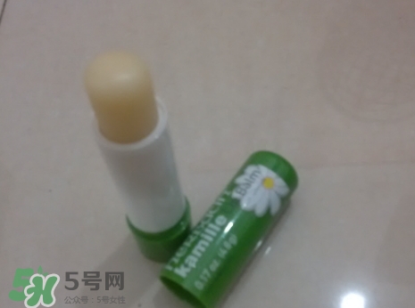 賀本清小甘菊唇膏生產(chǎn)日期怎么看？德國herbacin唇膏保質(zhì)期